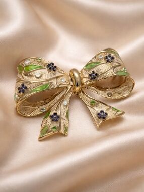 Vintage  BSK signed enamel rhinestone bow gold-tone ribbon brooch